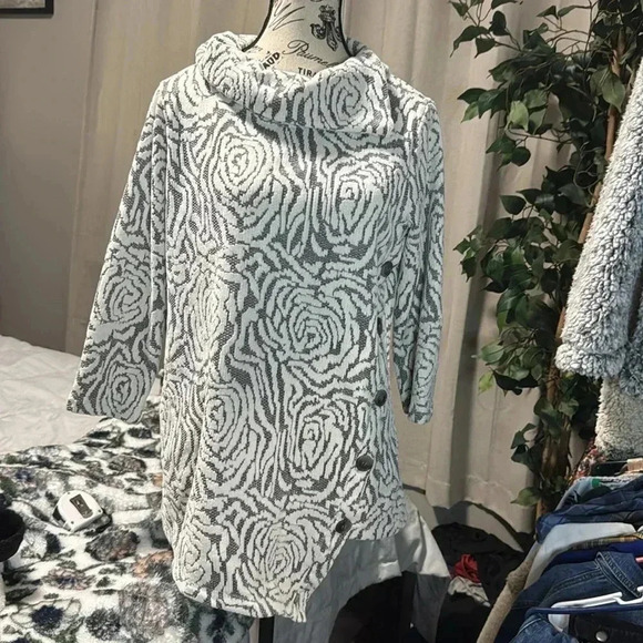 Ruby Road jacquard asymmetrical top - Picture 1 of 5